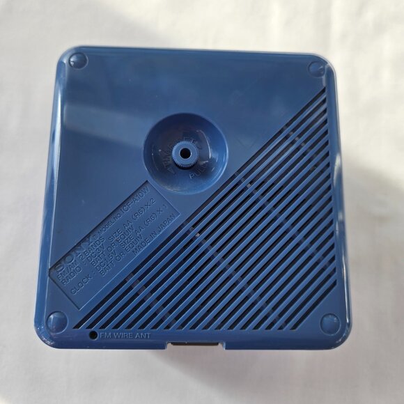 Vintage Blue Sony Cube ICF-A10W AM/FM Clock Radio Alarm - Picture 6 of 10